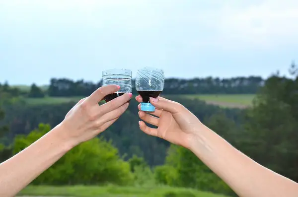 Eğer evde korkutucu şarap kadehi - unutmuşsun, güçlülük bu sorunu çözecektir