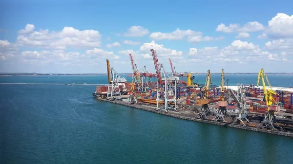 Doğa saldırı... Yeni konteyner terminali Odessa'daki yerli yerinde deniz yapıldı. ...