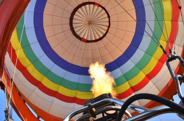 Onder Koepel Van Ballon Gasbrander Geeft Hete Lucht Ballon Winsten — Stockfoto