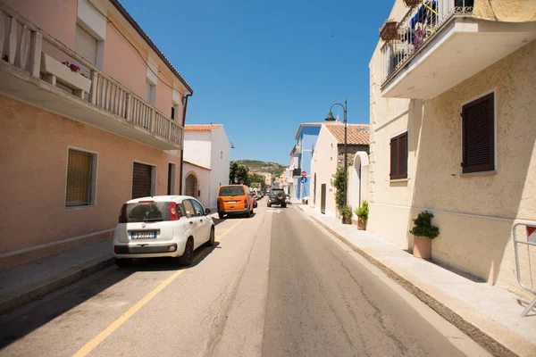 Calle de Santa Teresa Gallura, Cerdeña, Italia . — Foto de Stock