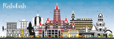 Rishikesh Hindistan Şehir Skyline Renk Binalar ve Mavi Gökyüzü ile.