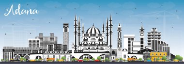Adana Türkiye Renk Binaları ve Mavi Gökyüzü ile Gökyüzü.