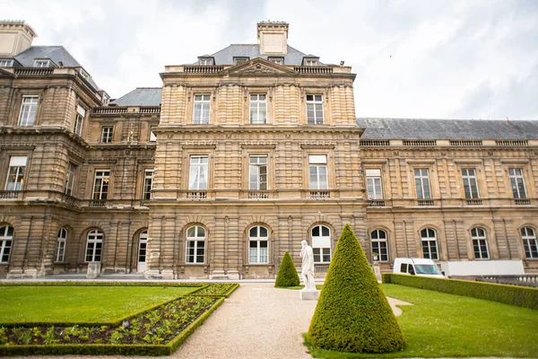 パリだ フランス 5月17 2019 フランスのパリにあるルクセンブルク庭園の宮殿 フランス上院議員 — ストック写真