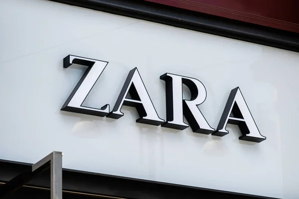 Milano Italia Maggio 2019 Logo Della Zara Company Store Entrance — Foto Stock