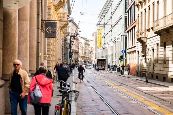 Milaan Italië Mei 2019 Meravigli Street Milaan Met Toeristen Zonnige — Stockfoto