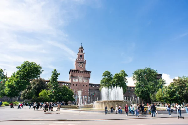 Milánó Olaszország 2019 Május Sforza Kastély Bejárata Castello Sforzesco Szökőkút — Stock Fotó