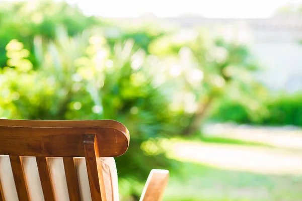 Wooden Chair Blurred Background Garden Abstract Bokeh Light Summer Concept — Stock Photo, Image