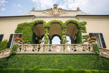 Villa Balbianello 'da. Como Gölü. İtalya - 19 Temmuz 2019: Como Gölü üzerindeki Villa del Balbianello 'nun Dışavurumları. İtalya.