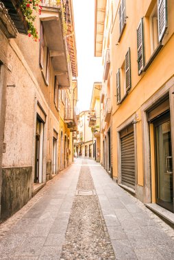 Bellagio. Como Gölü. İtalya - 21 Temmuz 2019 Bellagio 'daki Eski Narrow Sokağı. İtalya. Avrupa. 