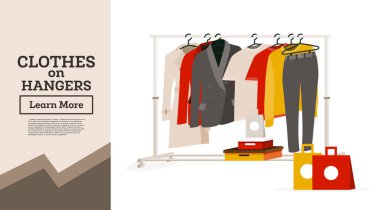 Kadın kıyafetleri askıda asılı. Yanında hediye kutuları ve poşetler var. Vektör İllüstrasyonu. Beyaz Arkaplanda Giysi Rafı İzole Edildi.