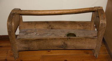 Eski Türkler bebek yattığı yer. hala kullanılan