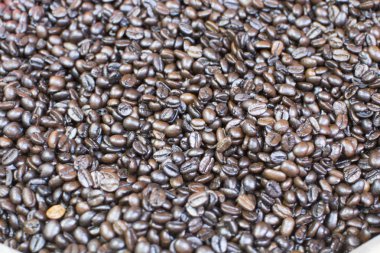 Arabica kahve çekirdekleri. Karanlık kızartma kavrulmuş