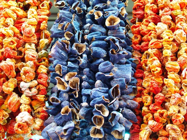 kurutulmuş patlıcan, biber ve biber