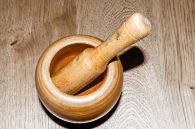 Tahta havan ve tokmak.