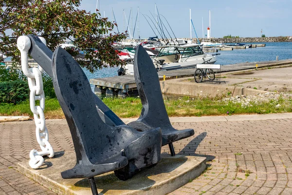 Fragment Van Een Haven Met Een Anker — Stockfoto