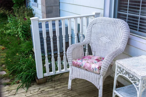 Wicker Chair Pillow Small Table Front Entrance House — Stock Photo, Image