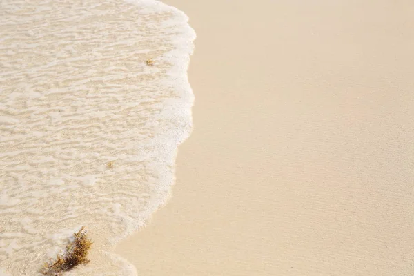 Praia Areia Água Mar Com Espaço Cópia Para Seu Texto — Fotografia de Stock