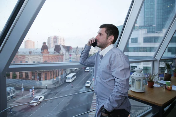 Young Businessman Wearing Shirt Stubble His Face Talking Mobile Phone — Stock Photo, Image