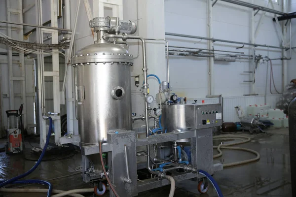 Lesklé Nádrže Nebo Sudy Piva Továrny Víno Pivovarnictví Vinifikace Zařízení — Stock fotografie