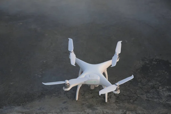 White Drone Quadrcopter Concrete Background Copy Space Text Equipment Aerial — Stock Photo, Image