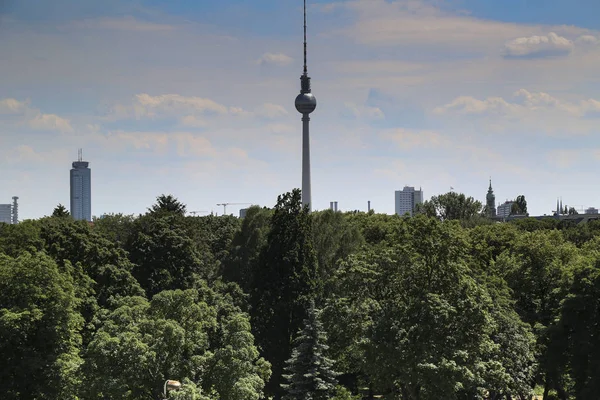 Yerel Tv Kulesi görülmeye Berllin şehir manzarası