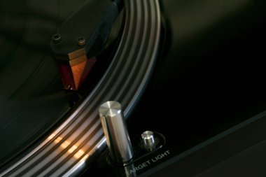 Vinil kaydı hedef ışık pikap iğnesi ile iplik