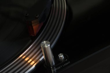 Vinil kaydı hedef ışık pikap iğnesi ile iplik