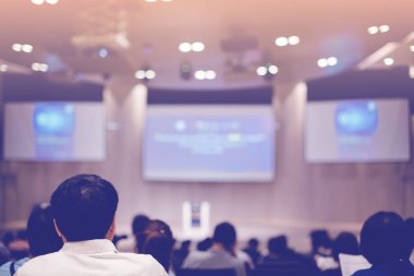 Auditorium hissedarlar toplantısı veya seminer etkinlik için bulanık.