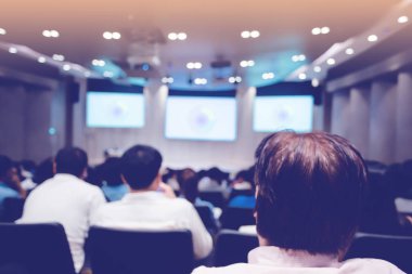 Auditorium hissedarlar toplantısı veya seminer etkinlik için bulanık.