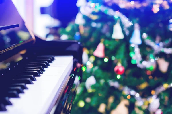Piano Brillo Árbol Navidad Para Fondo Navideño Año Nuevo Vacaciones — Foto de Stock