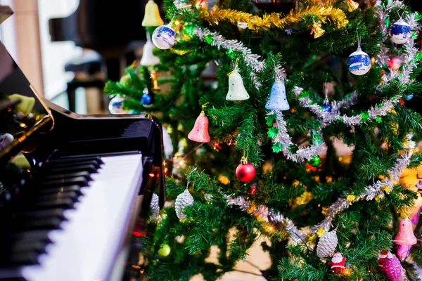 Piano Briller Arbre Noël Pour Noël Fond Vacances Nouvel Vacances — Photo