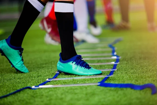 Jeunes Joueurs Football Jogging Saut Entre Les Exercices Échelle Pour — Photo