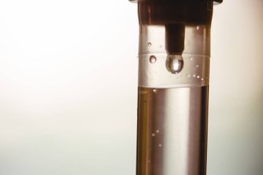 IV sıvı intravenöz damla tuzlu damla hastane odası, tıbbi kavramı, enjeksiyon ayarla uyuşturucu infüzyon bakım kemoterapi, kavram, seçici odak