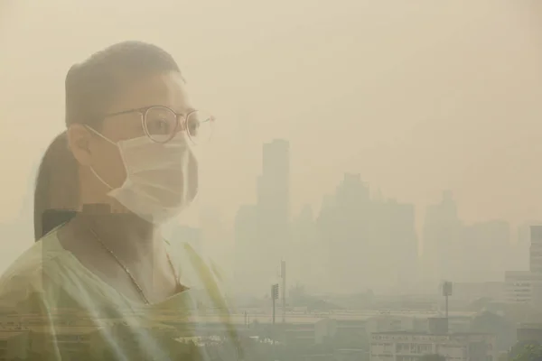 Frau Trägt Gesichtsmaske Wegen Luftverschmutzung Bangkok Frau Trägt Gesichtsmaske Mit — Stockfoto