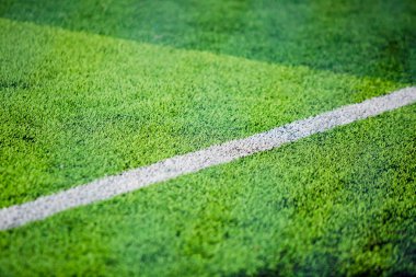 beyaz yan arka plan için yeşil suni çim lind. yeşil futbol sahası