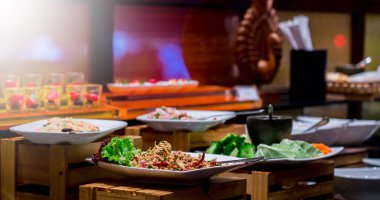 Seçici odak açık büfe tablo Tayland gıda