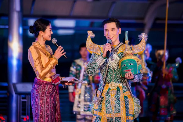 Bangkok Tailandia: 5 de marzo de 2019: Mostrando la pantomima tailandesa Khon a — Foto de Stock