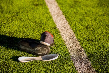 Futbol oynamaktan hasarlı spor ayakkabı