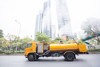Bangkok Tayland: 16 Mart 2019: Belediye görevlileri enjekte h