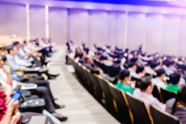 Auditorium hissedarlar toplantısı veya seminer etkinlik için bulanık