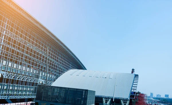 En construcción de estructura metálica de acero al aire libre edificios w — Foto de Stock