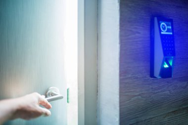 el unl için parmak tarayabilir erişim kontrol sistemi ile kapıyı açmak