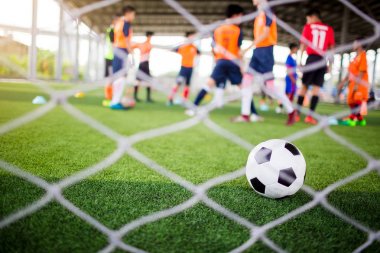 futbol için seçici odak bulanık beyaz örgü gitmek ile hedef