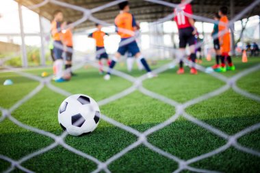 futbol için seçici odak bulanık beyaz örgü gitmek ile hedef