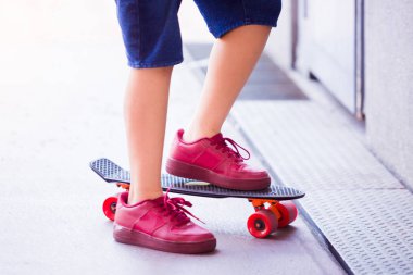 erkek kaykaycı için seçici odak kaykay ve sürme 