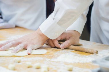 Dim Sum şefler çalışma sarma köfte ünlü restoranda
