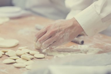 Dim Sum şefler çalışma sarma köfte ünlü restoranda