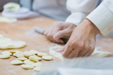 Dim Sum şefler çalışma sarma köfte ünlü restoranda