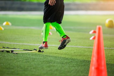 bulanık diğer oyuncular ile futbol eğitimi merhaba takip bekliyor