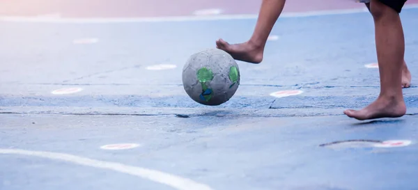 Pelota Borrosa Después Que Los Jugadores Futsal Disparen Jugadores Fútbol —  Fotos de Stock